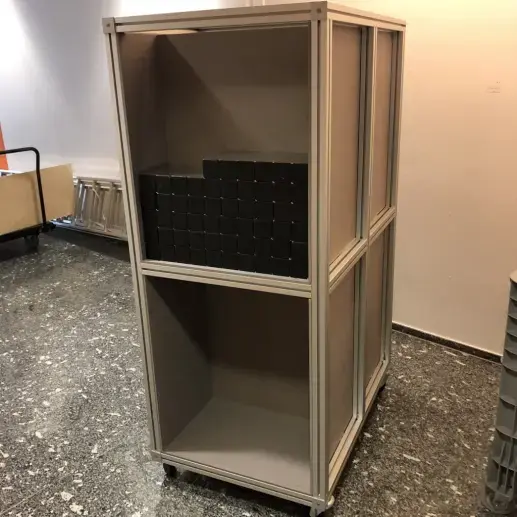 Configuration chariot praticables modulaire avec différents compartiments de rangement