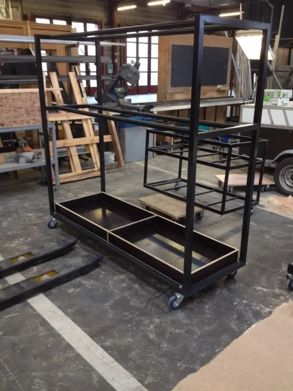 Chariot projecteurs acier finition thermolaquée RAL 9005