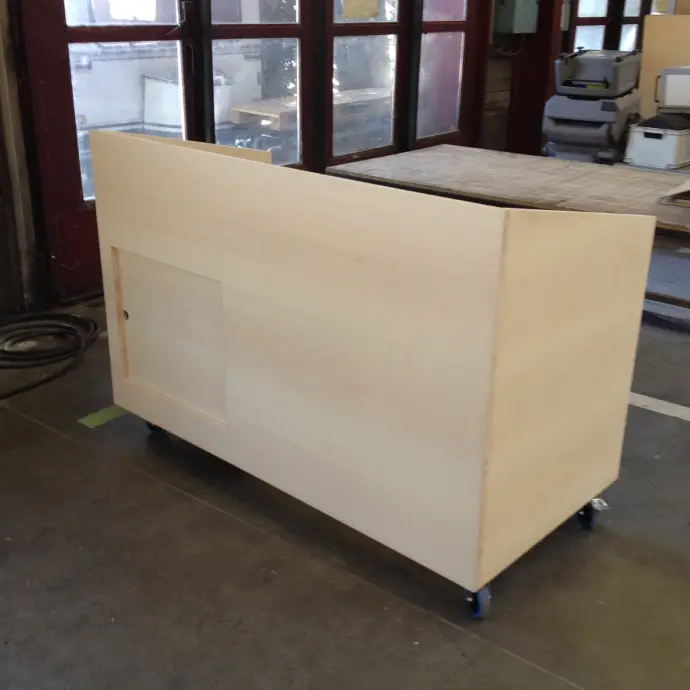 Meuble régie avec finition flight case et réglage hauteur